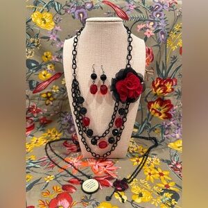Set of 4 - Gothic Necklace and earring set!Peter Pan and thorn heart necklaces🩷